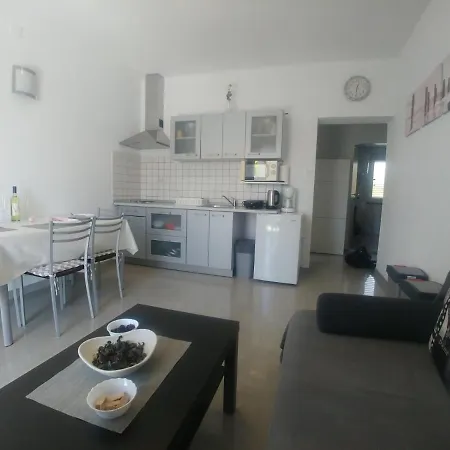 Apartament Lana Apartman *