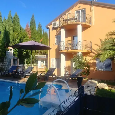 Lana Apartman